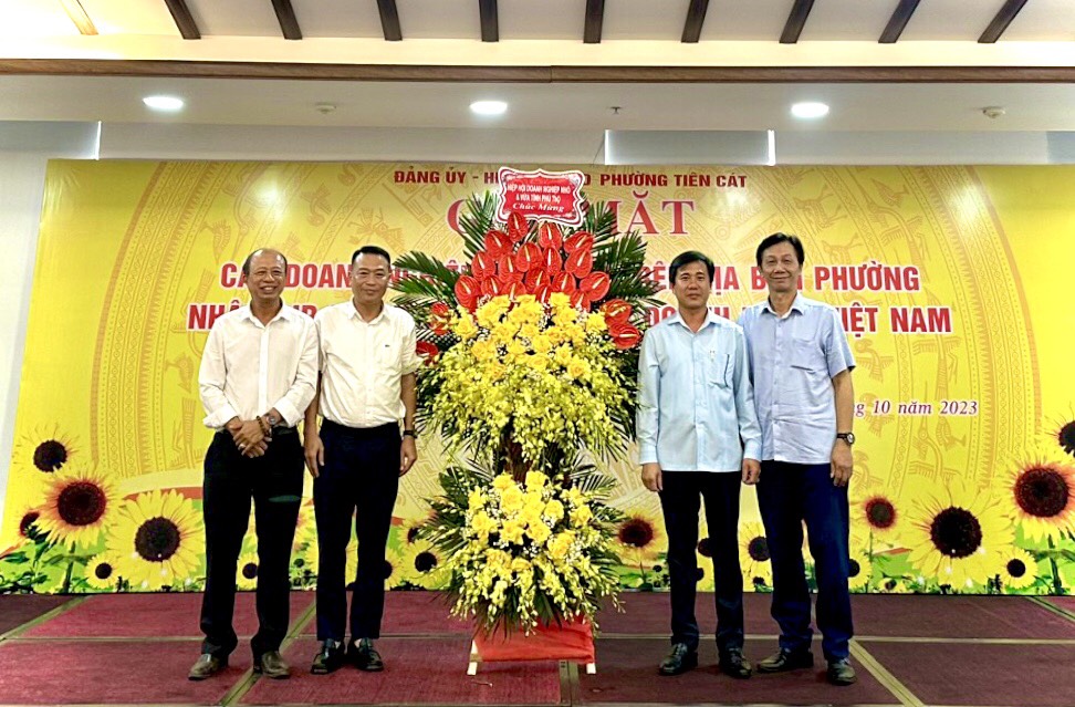 Tiên Cát tổ chức gặp mặt doanh nhân, doanh nghiệp nhân Ngày doanh nhân Việt Nam